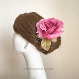 ピンクの薔薇と葉っぱの髪飾り　Uピン　フローレス　フラメンコ　ダンス　髪飾り　浴衣髪飾り