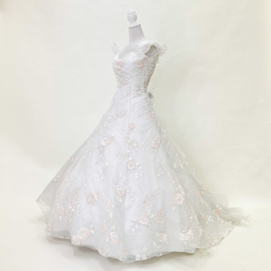 中古 ウェディングドレス Lovely Wedding オフホワイト 7号T ブライダル フォト婚 二次会など Aライン W-152の画像3