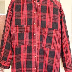チェックシャツ　オーバーシャツ　パーカー　羽織り　アウター　ジャケット　赤×黒　ユニセックス　体型カバー