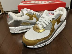 WMNS AIR MAX 90 SE "WHITE/METALLIC GOLD/METALLIC SILVER" DJ6208-100 （ホワイト/メタリックゴールド/メタリックシルバー/ホワイト）