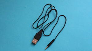 中古　USB 電源アダプターケーブル DCジャック　外径　２.2mm x内径　0. 7mm
