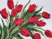 ■クロスステッチ■花の刺繍・赤いチューリップ■１４カウント・白■_画像3