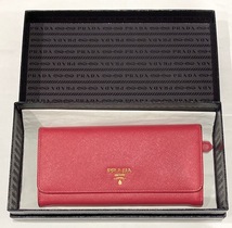 PRADA 長財布 ピンク 中古品 使用感あり 箱つき　プラダ_画像9