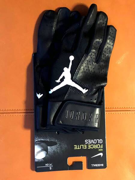 送料無料★稀少モデル★送料無料☆USA限定★NIKE★ジョーダン☆バッティンググローブ☆S