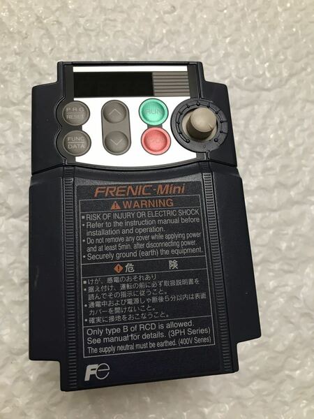中古美品富士電機インバーター FRN0.2C1S-2J動作保証 2/2