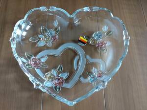 ガラス　ハート型、薔薇の大皿　フレアプレート
