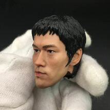 B139 1/6 塗装済みヘッド フィギュア ヘッド TBLeague/Phicen/Jiaou doll HOTTOYS 男性素体対応 ブルース・リー_画像4