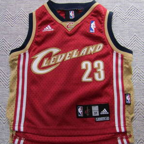 【希少】 NBA CAVS レブロン・ジェームズ JAMES #23 adidas アディダス ベビー 赤ちゃん 3T ユニフォーム ジャージ バスケ シャツ 刺繍