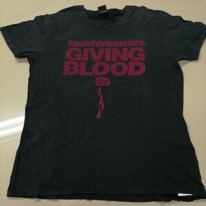 C04 バンドTシャツ　つしまみれ　goving blood TSUSHIMAMIRE スレートグレー