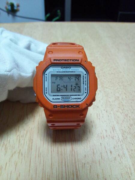 CASIO G-SHOCK　 DW-5600 波乗人 オレンジ　Gショック