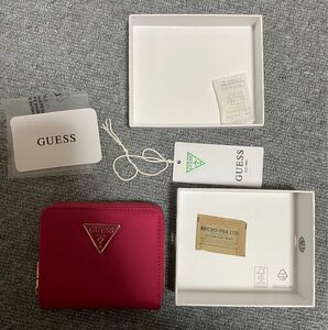 GUESS 小銭入れ ラウンドファスナー 二つ折り財布 レザー 財布