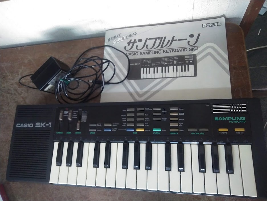 競売 CASIO サンプリングキーボード SK-1 KEYBOARD SAMPLING 鍵盤楽器