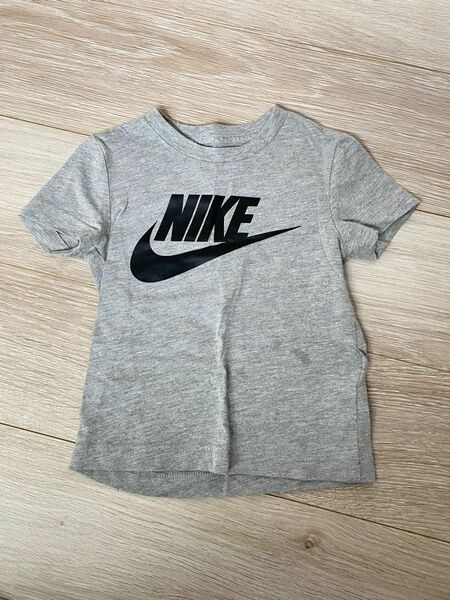 ナイキ NIKE 半袖Tシャツ ナイキTシャツ プリントTシャツ ロゴ キッズ　1-2y