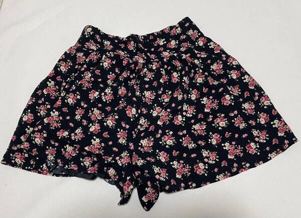 美品!MAJESTIC LEGON/マジェスティックレゴン 花柄キュロット ショートパンツ 黒 フリーサイズ