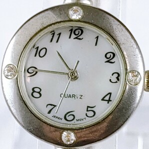 バングル 腕時計 ブレス時計 クウォーツ パールビーズ 時計 ヴィンテージ 3針 シェル文字盤 アクセ アクセサリー アンティーク レトロの画像2