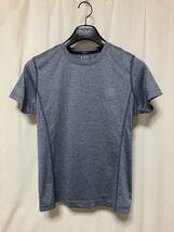 Abercrombie&Fitch アバクロンビーアンドフィッチ Tシャツ ブルーグレー系 リフレクター(反射)ロゴプリント入り S 中古品 アスリート向け?_画像1