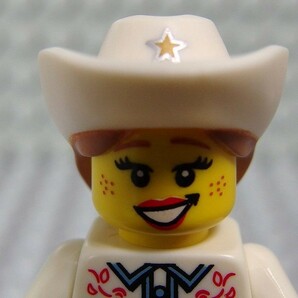 ★LEGO★ミニフィグ【シリーズ8】Cowgirl(883304)の画像4