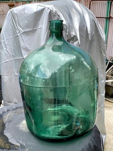 レトロ 当時物 大型 気泡有 変形緑ガラス 瓶/蒸留瓶/デミジョンボトル 花瓶/一輪挿し オブジェ コレクション高42径30cm 古道具 経年保管品