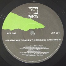 ★即決英LP ABRASIVE WHEELS/WHEN PUNKS GO MARCHING サイン付☆_画像4