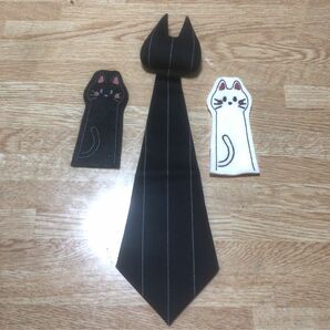 猫 ネクタイ型ブローチ+指人形 ハンドメイド