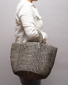  Africa kenia rhinoceros The ru bag acrylic fiber pattern braided 10 -inch white & black No.12 basket bag 