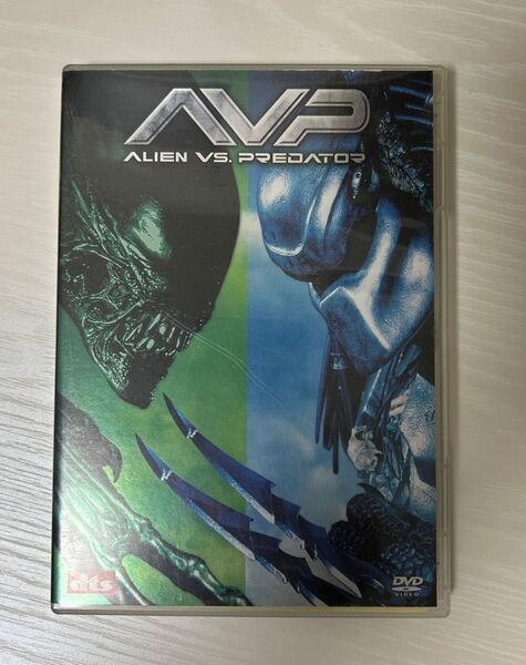 エイリアンVS.プレデター (関連) エイリアンポールW.S.アンダーソン (監督、脚本、ストーリー) ジョンデイヴィス (製作)