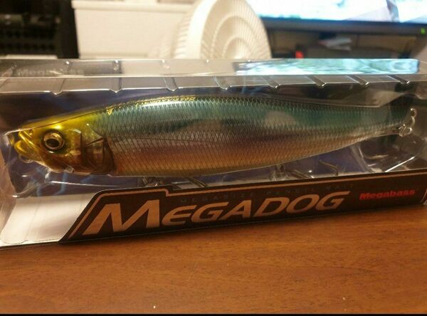 Megabass メガドッグ