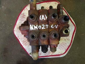 クボタ　KH027　油圧ショベル　コントロールバルブ（A）