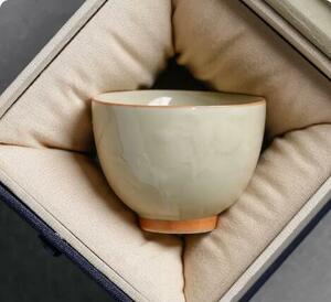 新品 　茶器　茶道具　工夫茶器　お茶を飲む　　湯飲み　浮彫花柄　セラミック　１個入り　　サイズ：Ｓ