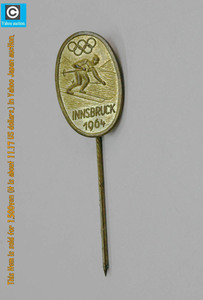 貴重 1964年 インスブルック 冬季オリンピック 記念バッジ 五輪マーク＋スキー競技 Innsbruck 1964 記章 記念品 オーストリア共和国