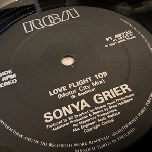 12”★Sonya Grier / Love Flight 109 / シンセ・ポップ・ディスコ！の画像3