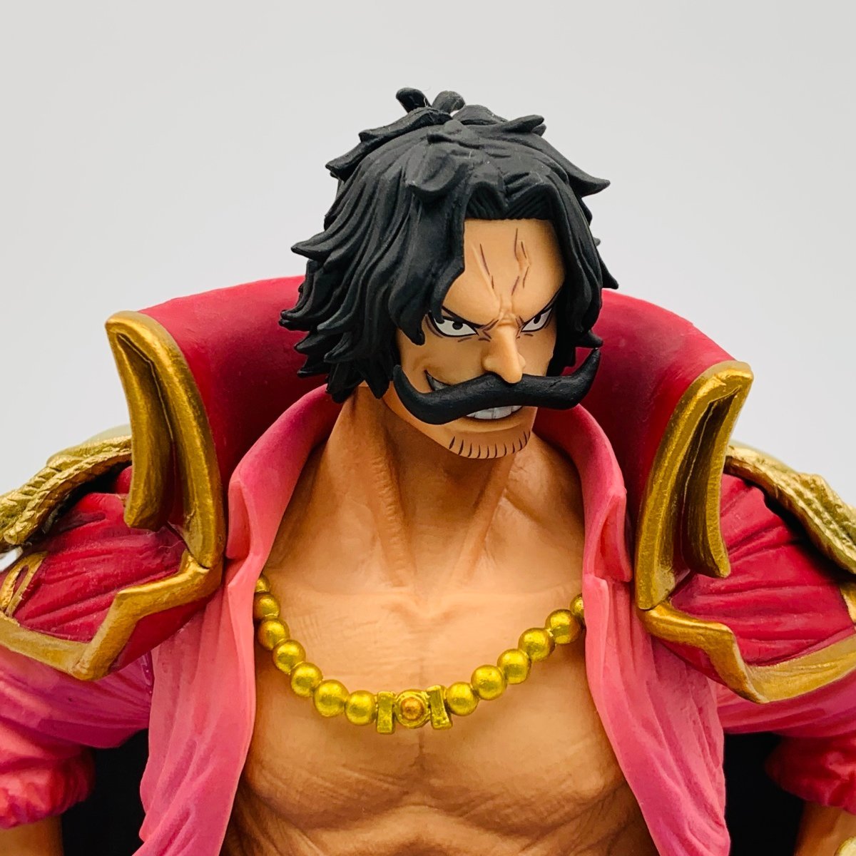 超ポイントバック祭】 ワンピース 新旧四皇+ロジャー フィギュア 神撃のバハムート フィギュアセット ヴァンピィ オーキス ルゥ