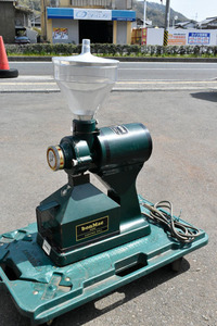 MB35 one . Manufacturers bon Mac BONMAC coffee cutter grinder business use coffee mill legume . machine 100V