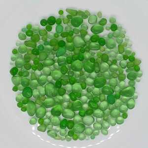 si- glass f Lost glass bead green approximately 50 gram 