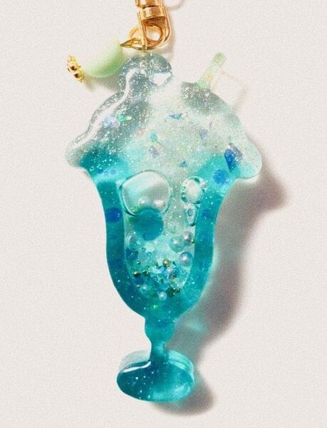 レジン ジュース シャカシャカ キーホルダー ブルー