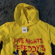 新品★イエローFive Nights at Freddy’sフード付パーカー90★スウェットパーカー ★ユニセックス_画像4