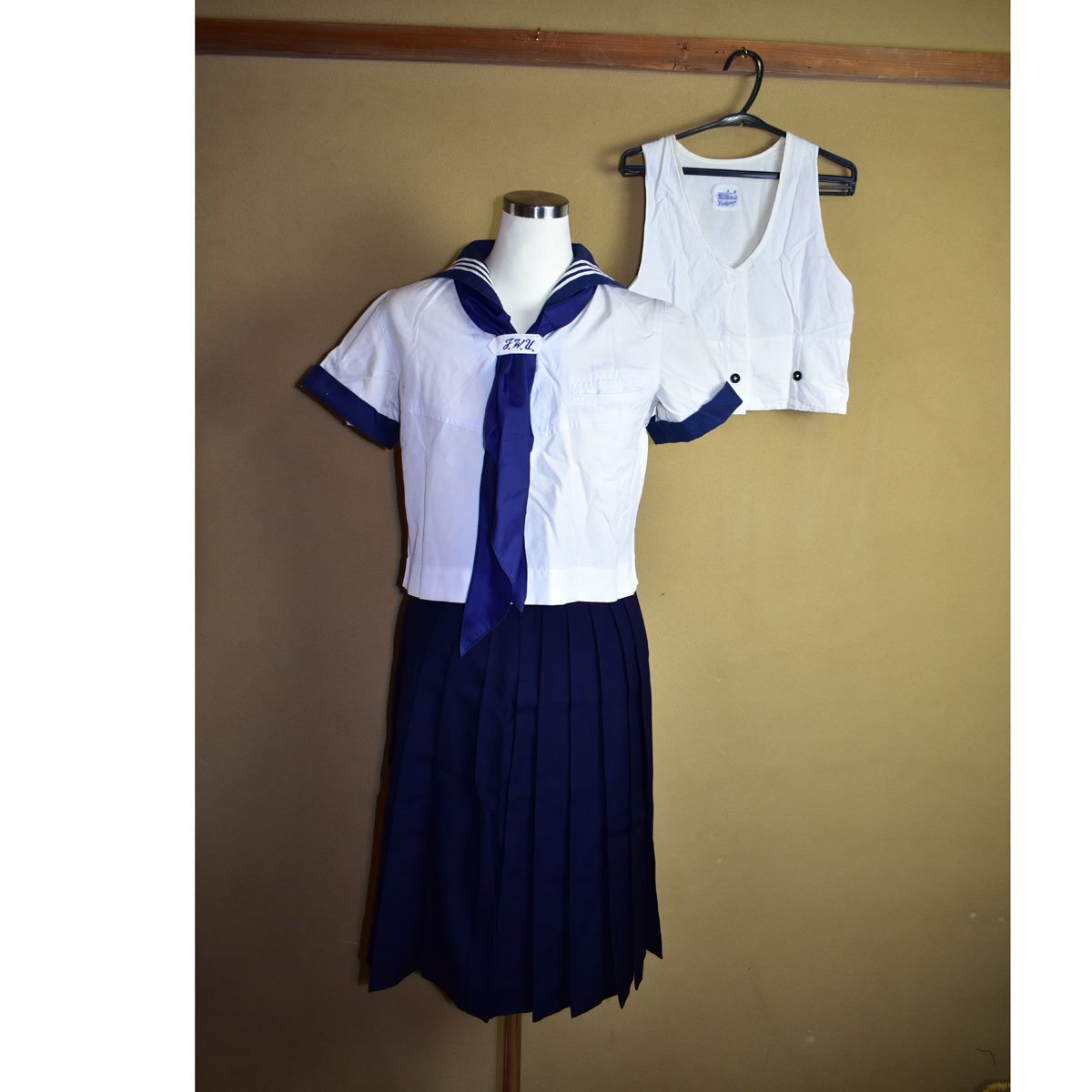 Yahoo!オークション -「日本女子大学」(コスプレ衣装) の落札相場