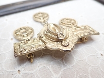 L211　ヴィンテージ ブローチ　ゴールドカラー　チャーム飾り　Vintage　brooch_画像3