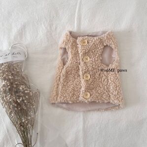 【新品】もこもこボタンベスト 犬服 犬の服 ドッグウェア アプリコット