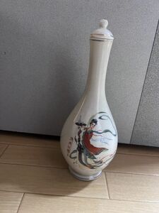  used present condition China beautiful woman cover attaching sake inserting sake bottle ceramics interior display collection. * U80