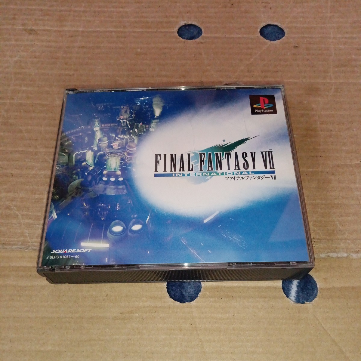 スクウェア・エニックス ファイナルファンタジー7 インターナショナル
