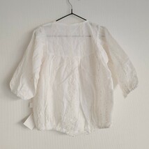 【新品未使用】ホワイト アイボリー 刺繍 レース ロンパース 80 韓国子供服_画像4
