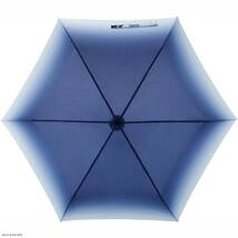 ブルー「雨の日が楽しくなる」そんな気持ちを届けます 高級感あるクリア素材 カバー付き 折畳み 折りたたみ おりたたみ 傘 かさ 男性 女性_画像1