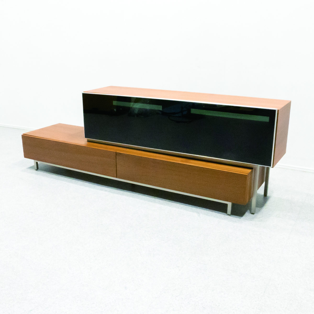 ヤフオク! -「ボーコンセプト boconcept」(テレビ台、AVボード) (棚
