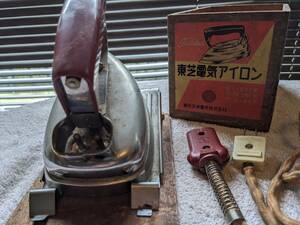 * Toshiba electric iron *EI-201 type * Tokyo Shibaura electric * junk * Showa Retro consumer electronics * Showa era objet d'art .* box attaching * rare * antique *