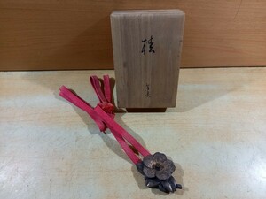 【U】花形　ネックレス　時代物　桐箱入り　骨董品