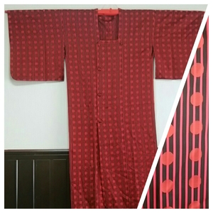 [ rain coat ] polyester | single .| coat height 121cm| red . black. striped pattern . circle. pattern 