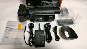 ソニーFDR-AX700 SONY4K デジタルビデオカメラ　延長保証残あり　録再約4時間使用　本体極美品（付属レンズフード部分のみ一部擦れ傷あり）
