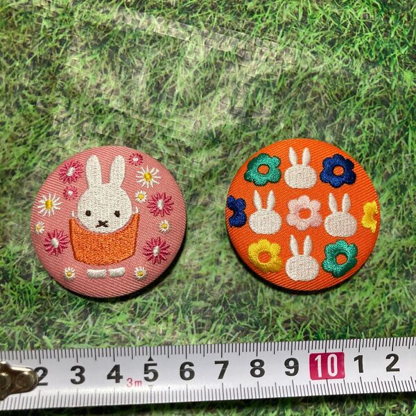 ミッフィー 刺繍バッヂ 刺繍ブローチ ブローチ 缶バッジ ピンバッジ リュック カバン ストール 帽子 キーホルダー 半袖