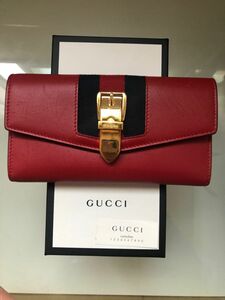 GUCCI グッチ　二つ折り長財布　シルヴィ　コンチネンタルウォレット　